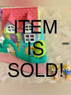 Blue Bird Pink Roof Teal Base Mini Cottage Playset with Yellow Dolls